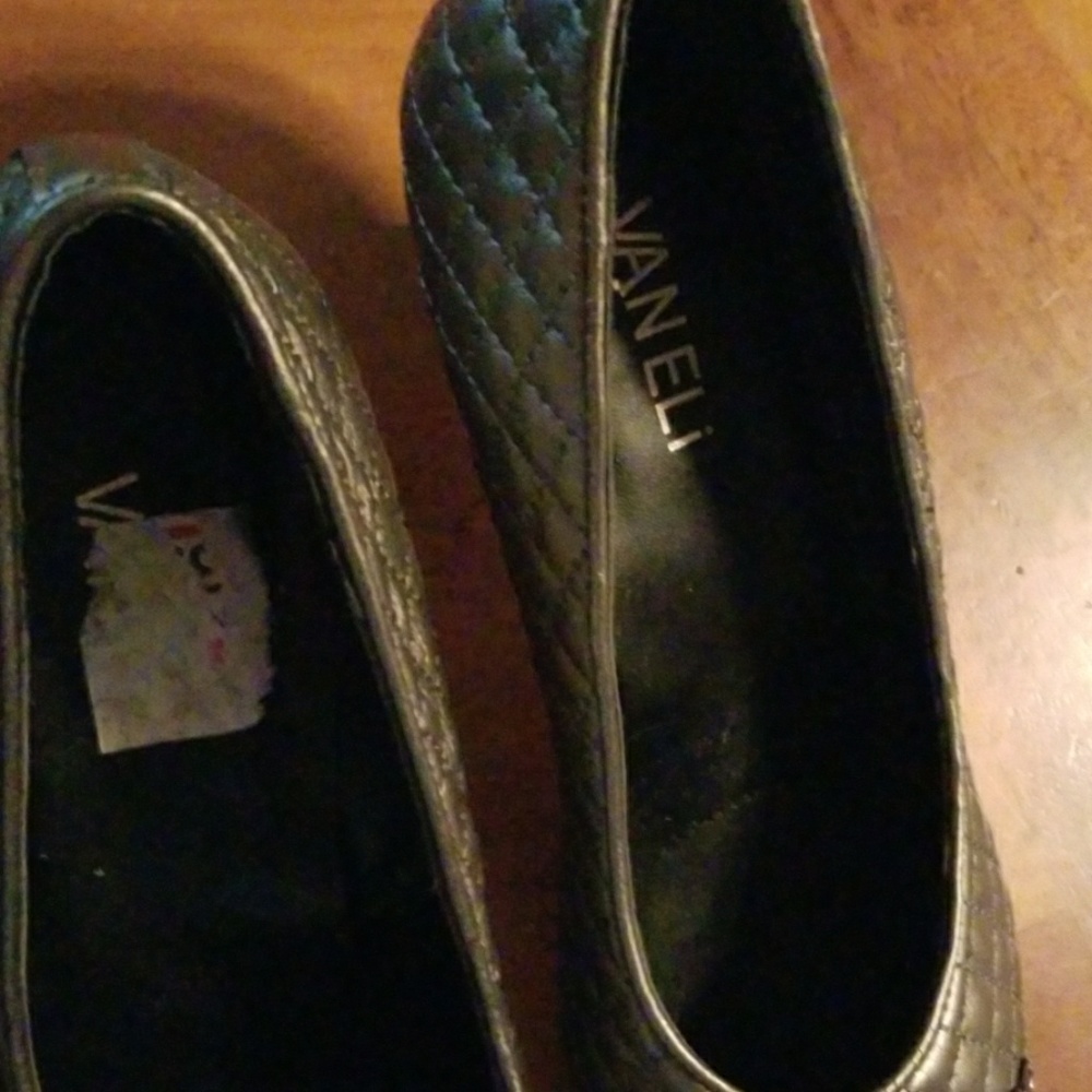 Shoes - Picture 3 of 4